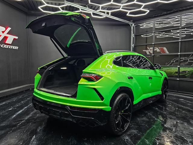 2019 Lamborghini Urus Base