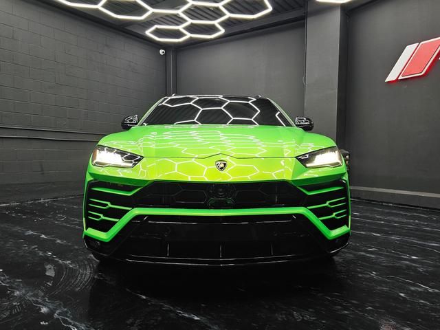 2019 Lamborghini Urus Base