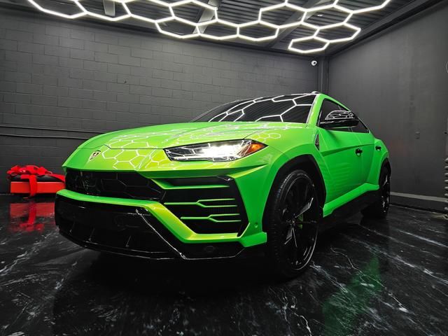 2019 Lamborghini Urus Base