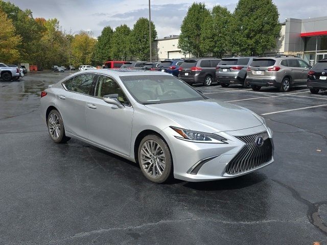 2019 Lexus ES 300h