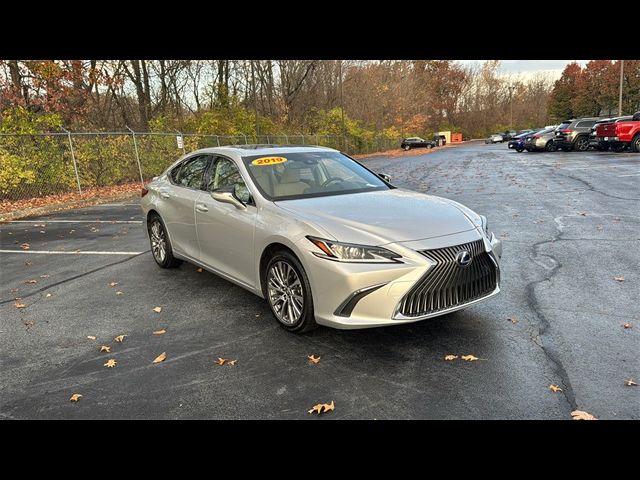 2019 Lexus ES 300h