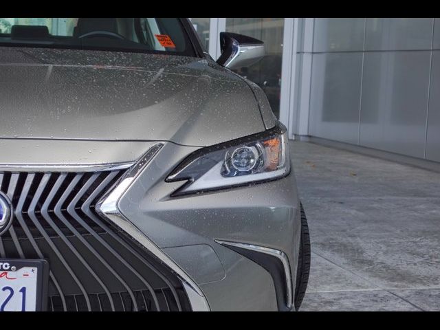 2019 Lexus ES 