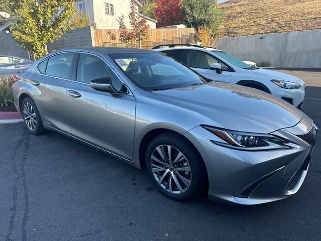 2019 Lexus ES 300h