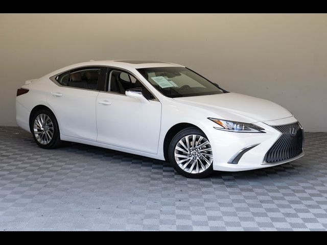 2019 Lexus ES 300h Luxury