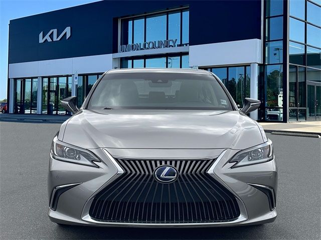 2019 Lexus ES 300h Luxury