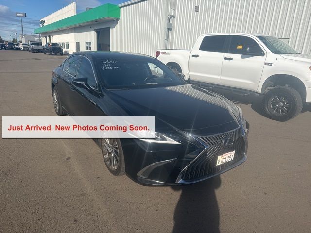 2019 Lexus ES 