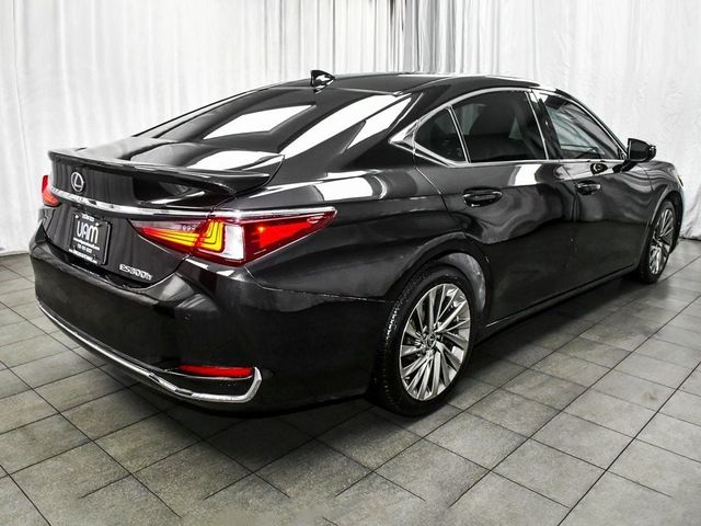 2019 Lexus ES 