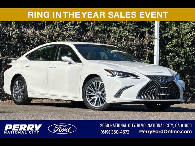 2019 Lexus ES 300h Ultra Luxury