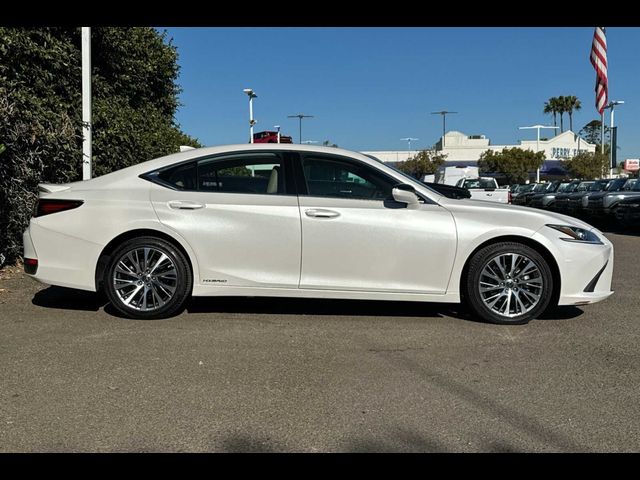 2019 Lexus ES 300h Ultra Luxury