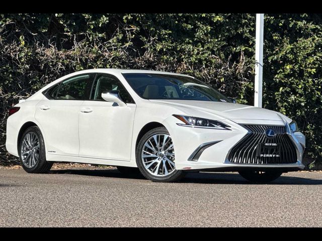 2019 Lexus ES 300h Ultra Luxury