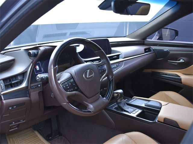 2019 Lexus ES 300h Ultra Luxury