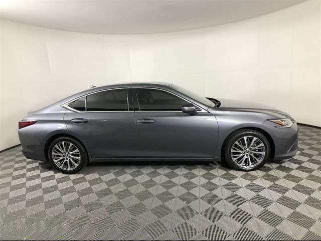 2019 Lexus ES 