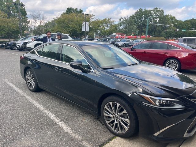 2019 Lexus ES 