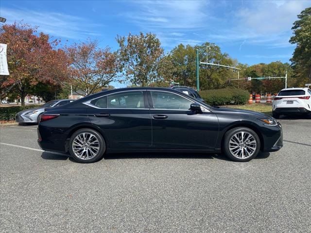 2019 Lexus ES 