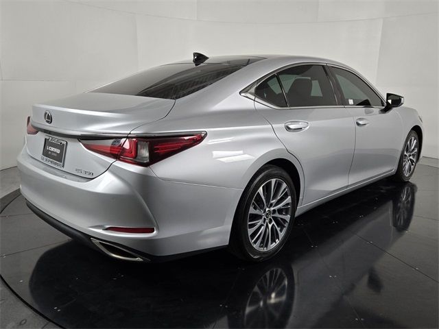 2019 Lexus ES 