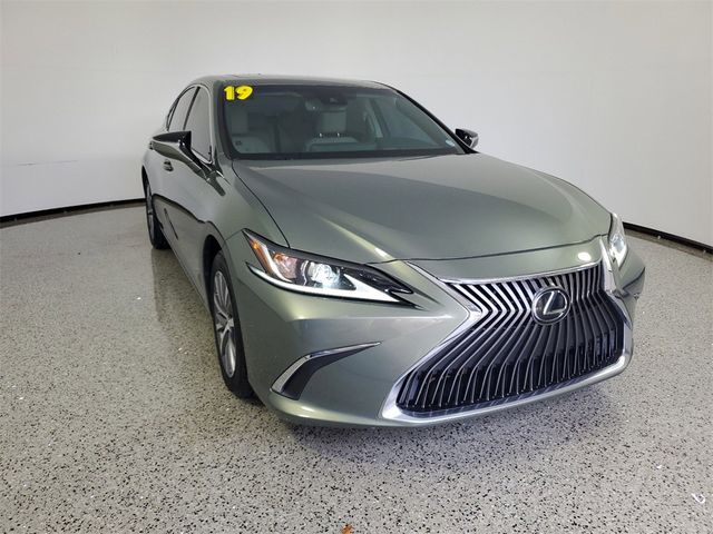 2019 Lexus ES 