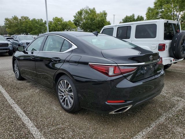 2019 Lexus ES 