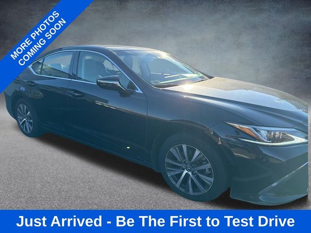 2019 Lexus ES 