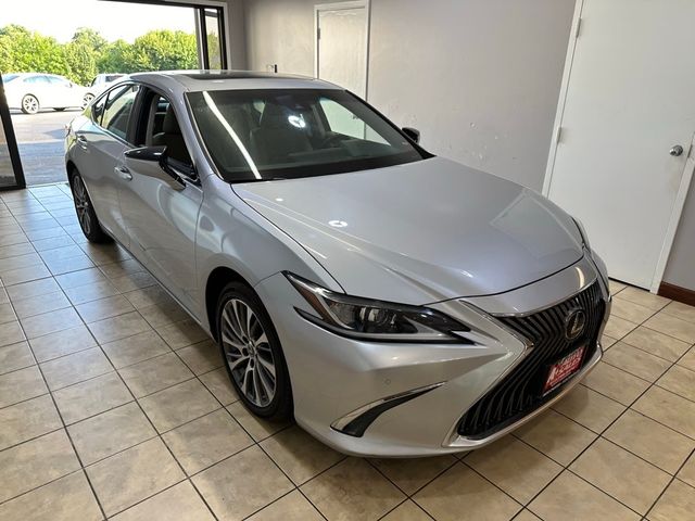 2019 Lexus ES 