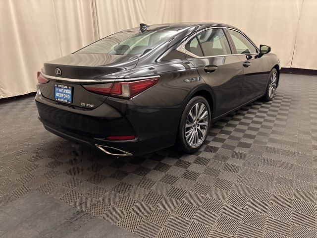 2019 Lexus ES 