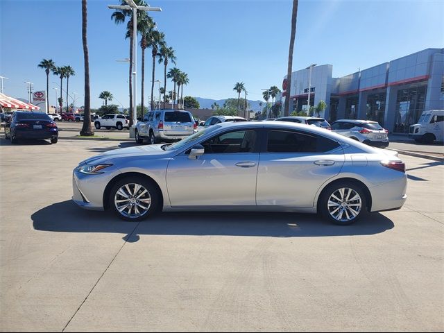 2019 Lexus ES 