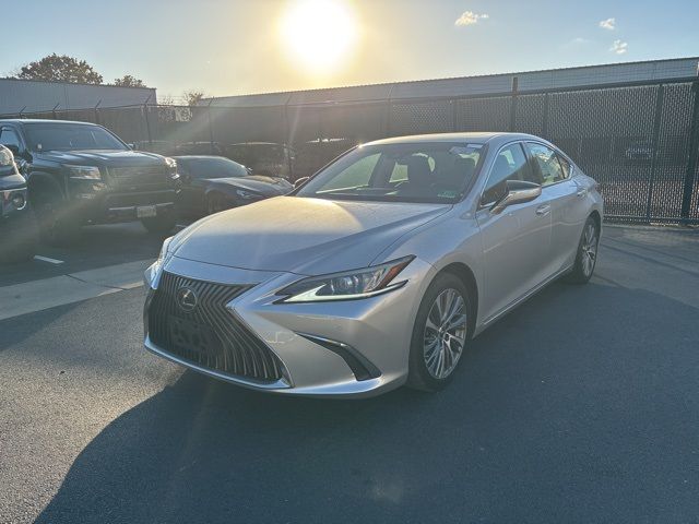 2019 Lexus ES 