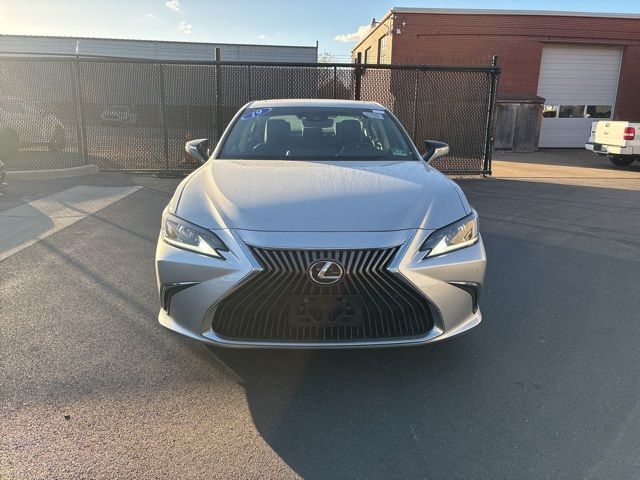 2019 Lexus ES 