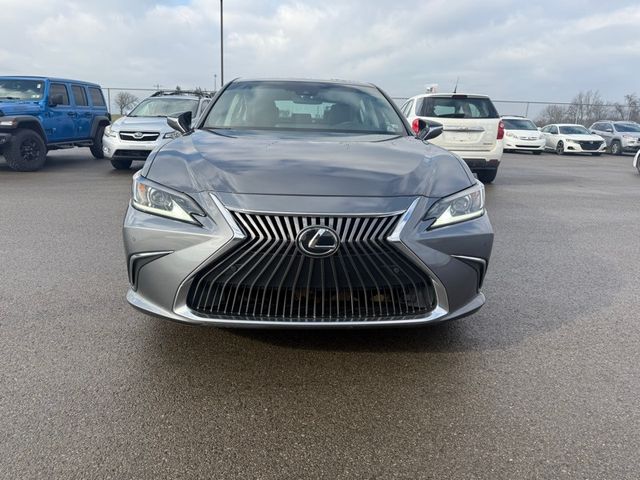 2019 Lexus ES 