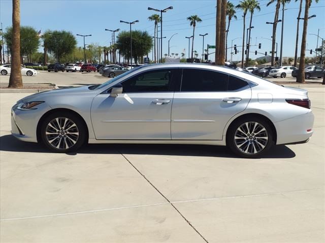 2019 Lexus ES 