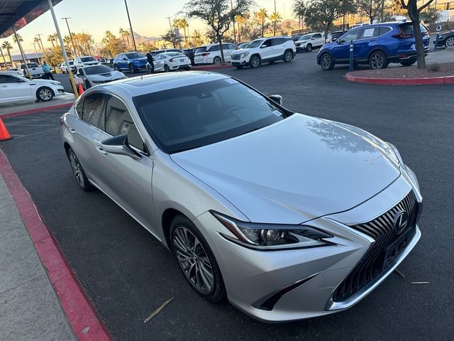 2019 Lexus ES 