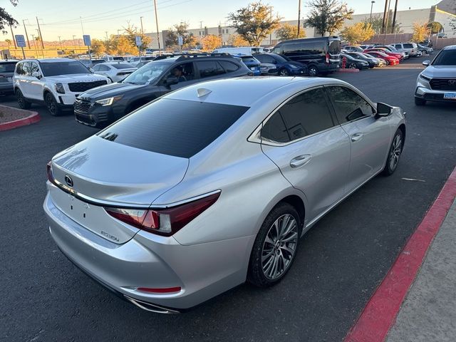 2019 Lexus ES 