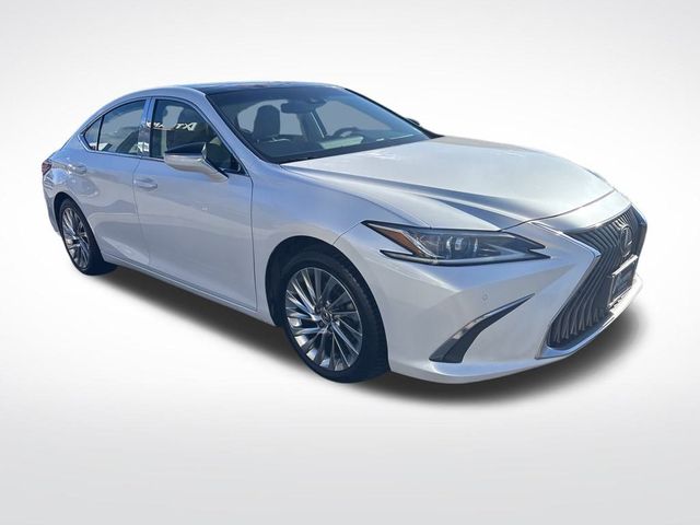 2019 Lexus ES 