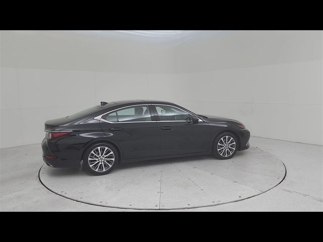 2019 Lexus ES 