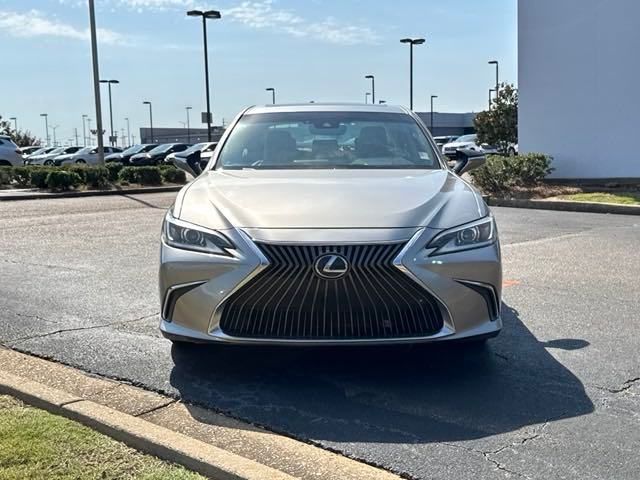 2019 Lexus ES 