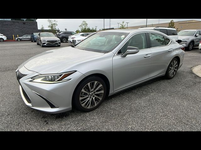 2019 Lexus ES 