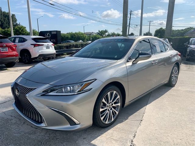 2019 Lexus ES 