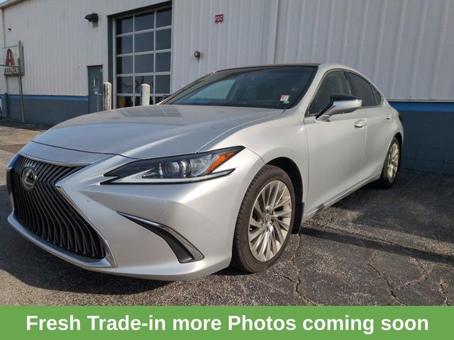 2019 Lexus ES 