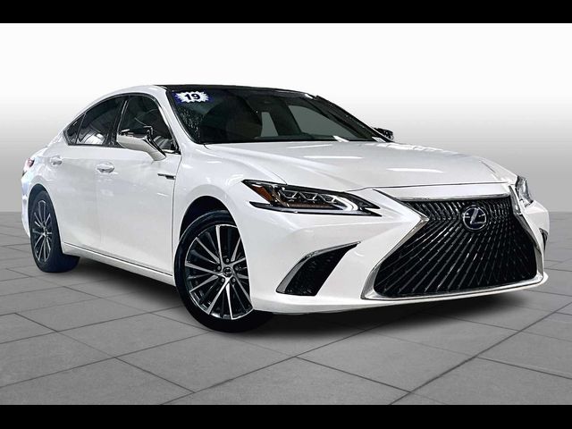 2019 Lexus ES 300h