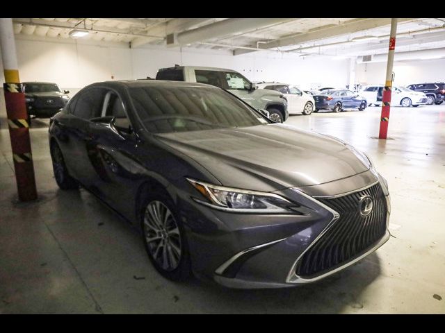 2019 Lexus ES 300h