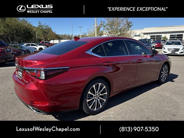 2019 Lexus ES 