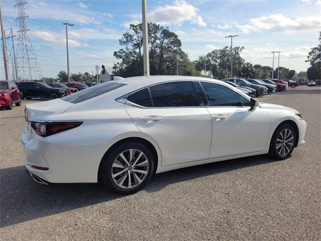 2019 Lexus ES 