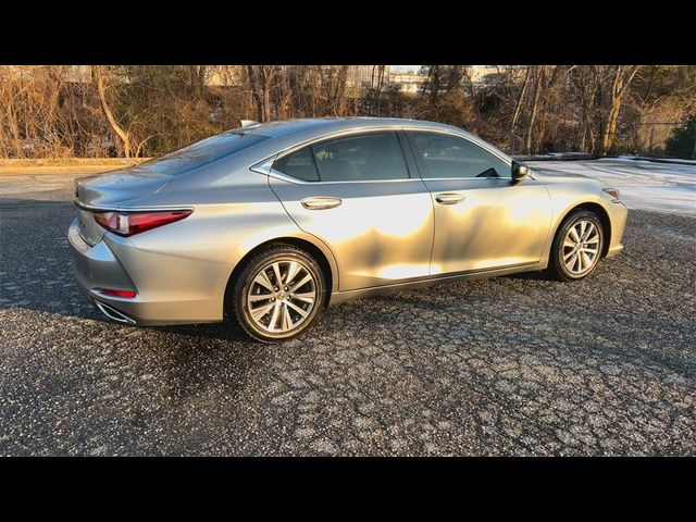 2019 Lexus ES 