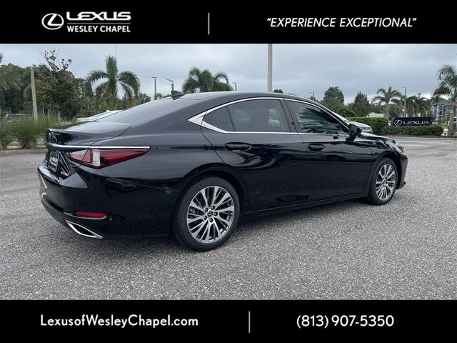 2019 Lexus ES 