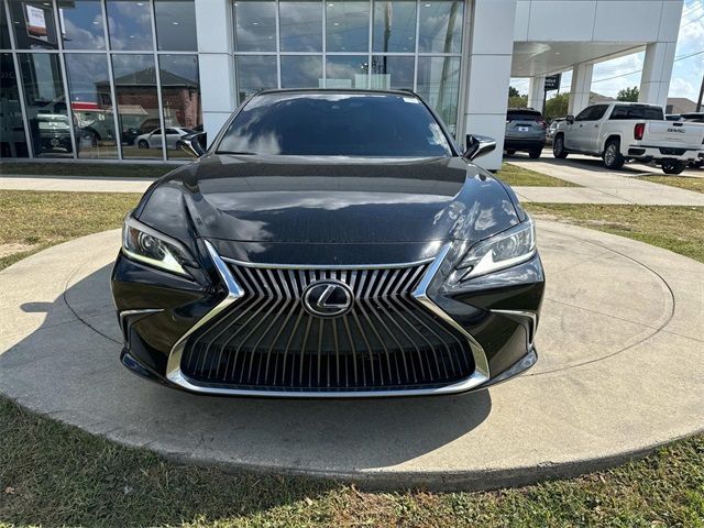 2019 Lexus ES 