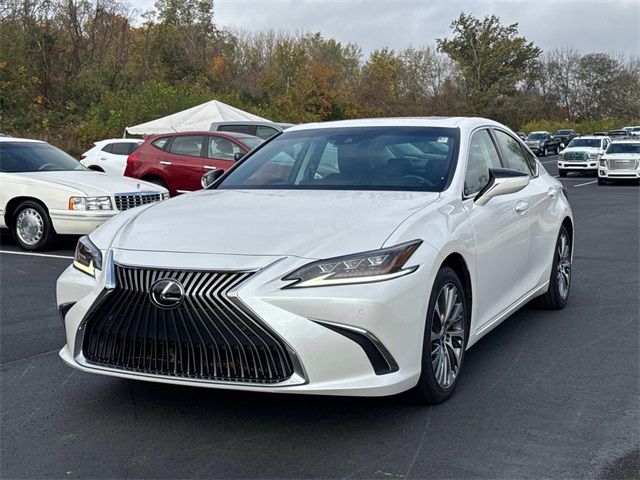 2019 Lexus ES 