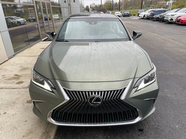 2019 Lexus ES 