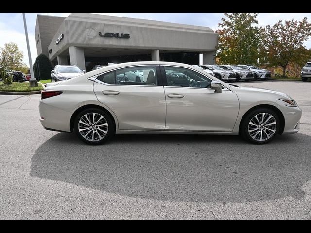 2019 Lexus ES 