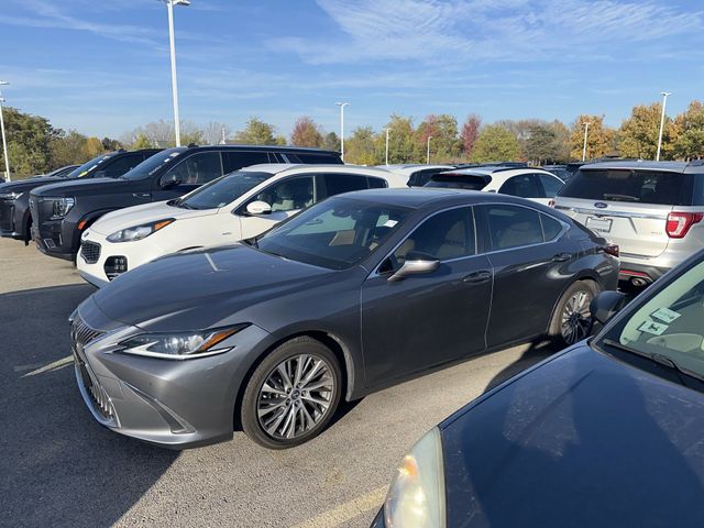 2019 Lexus ES 