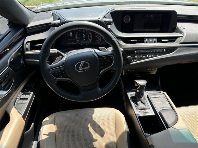 2019 Lexus ES 