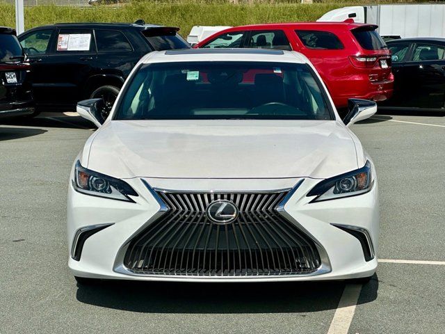 2019 Lexus ES 